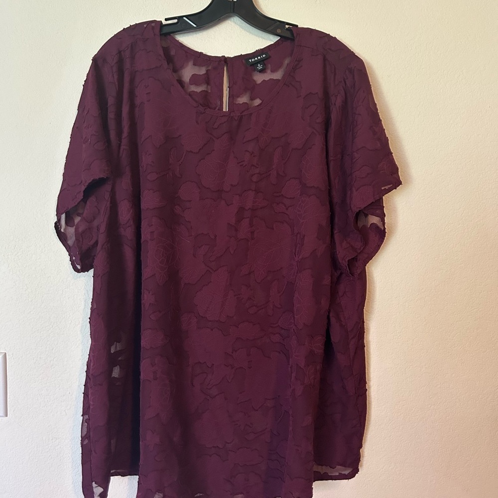 Torrid Deep Purple Abby Chiffon Clip
Floral Top- Size 4